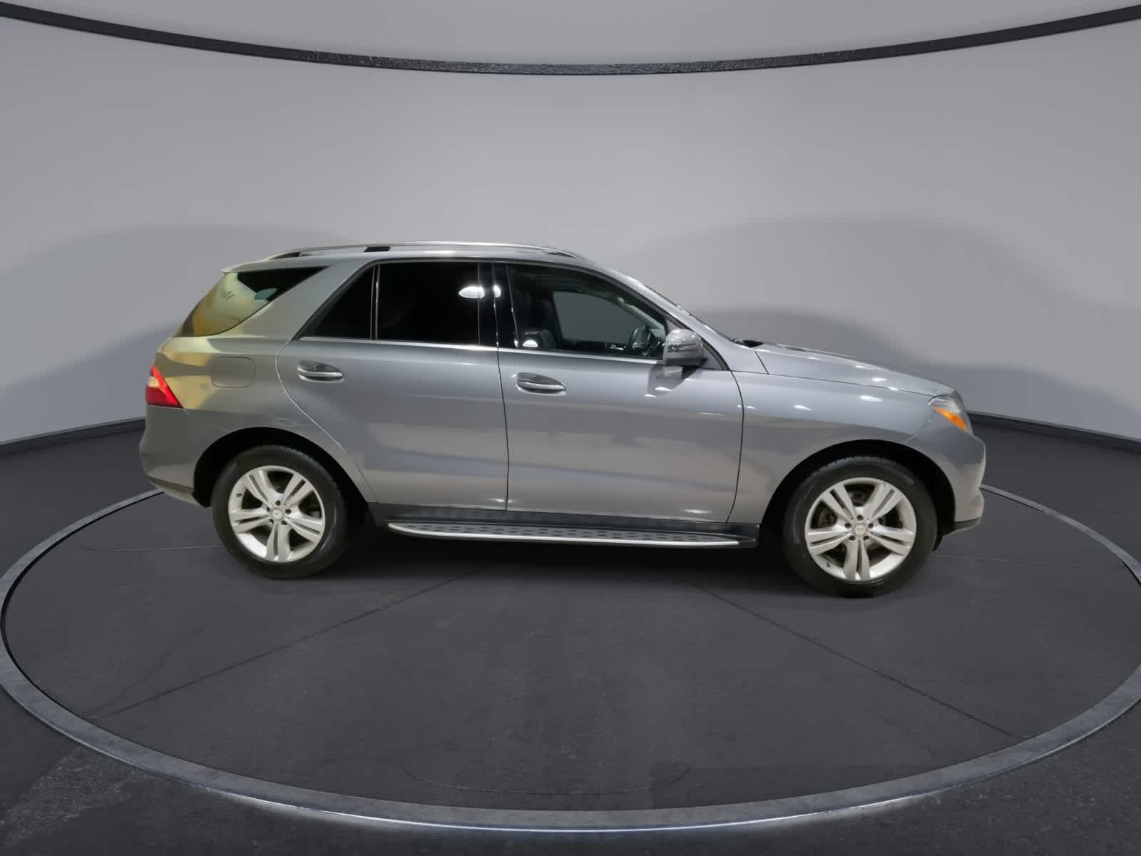 Thumbnail: 2013 Mercedes-Benz M-Class - 13