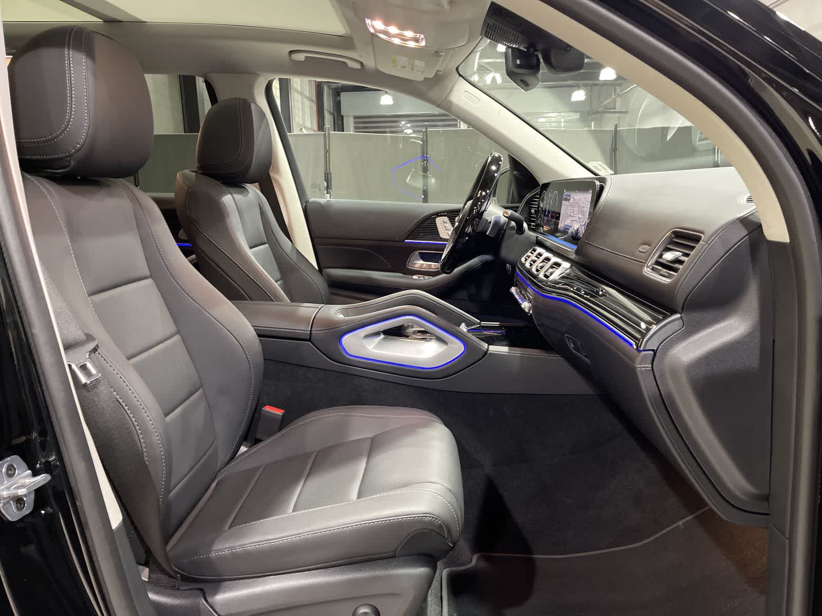 Thumbnail: 2025 Mercedes-Benz GLS - 26