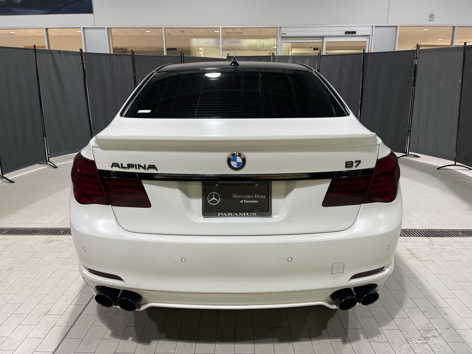 Thumbnail: 2011 BMW 7 Series - 17