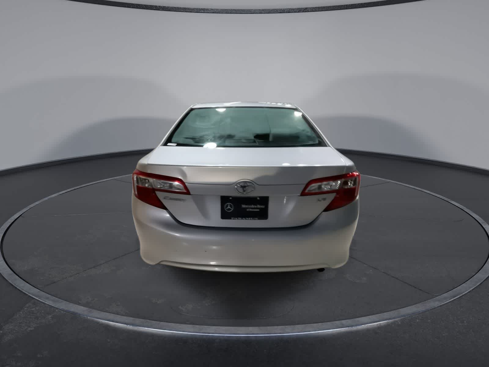 Thumbnail: 2012 Toyota Camry - 10