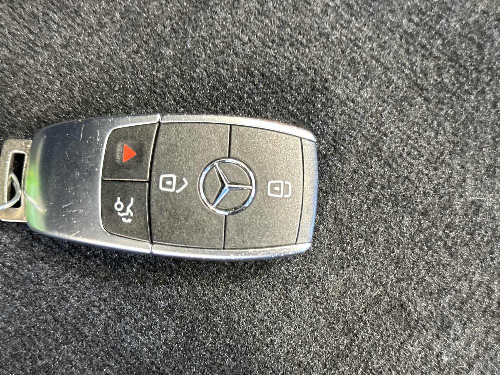 Thumbnail: 2020 Mercedes-Benz GLB - 32