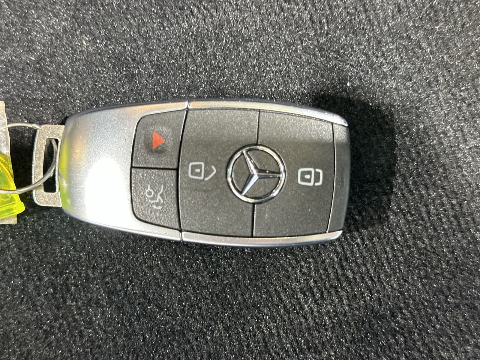 Thumbnail: 2026 Mercedes-Benz GLE - 32