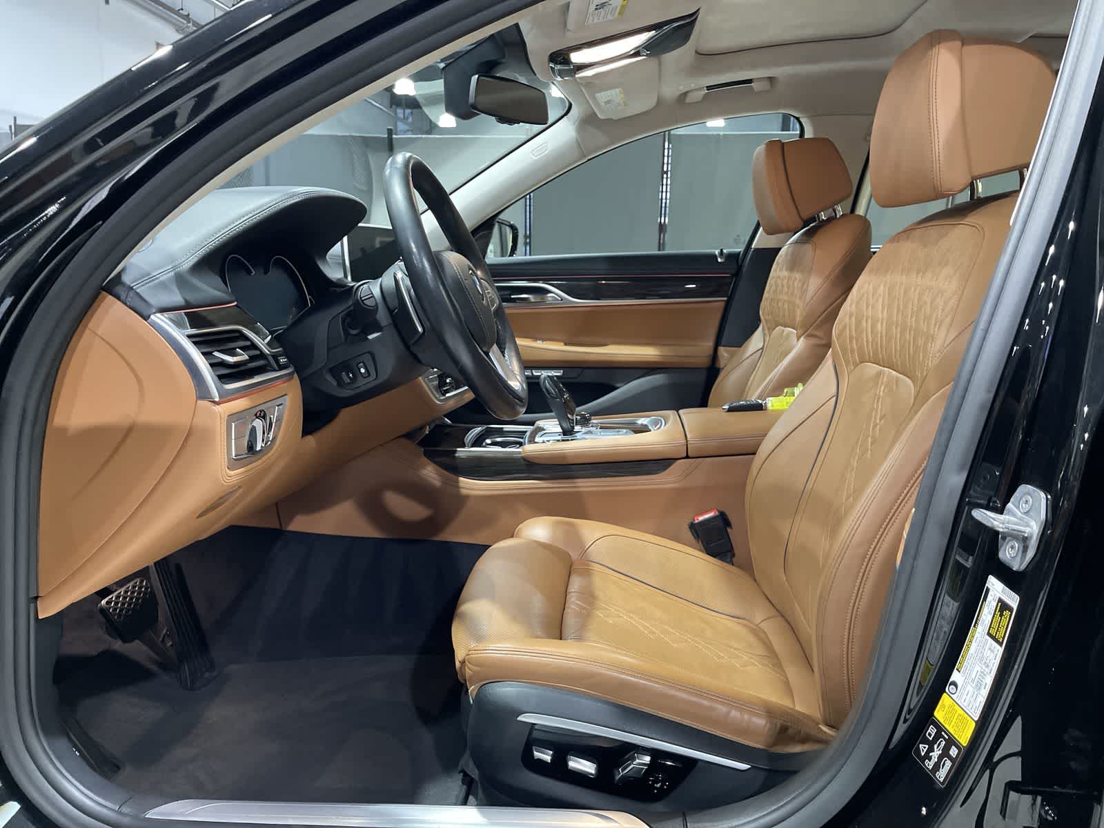 Thumbnail: 2016 BMW 7 Series - 14