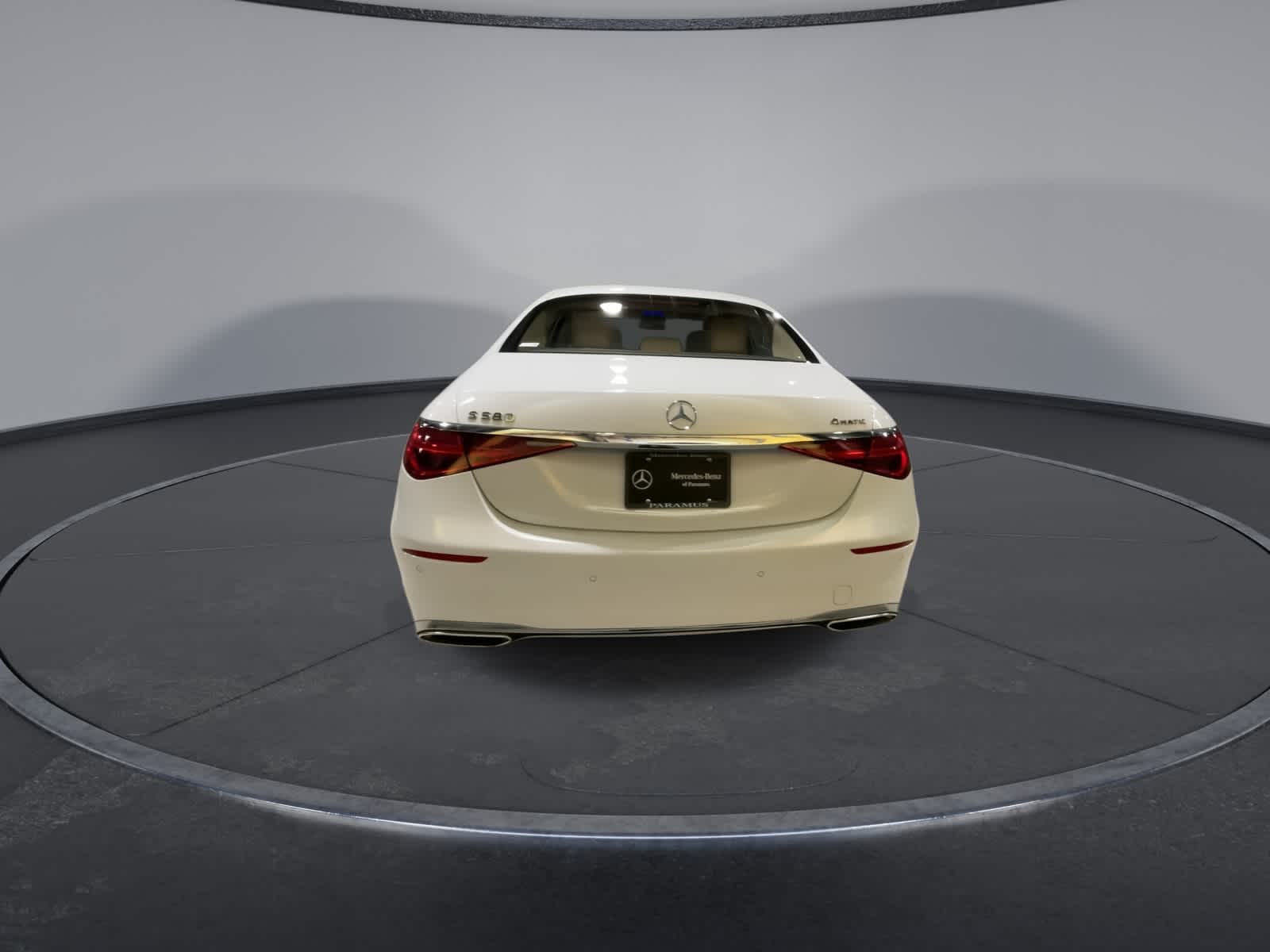 Thumbnail: 2024 Mercedes-Benz S-Class - 10