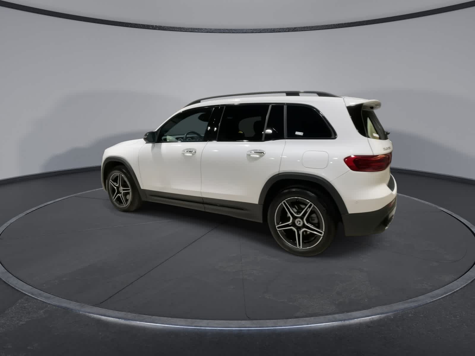 Thumbnail: 2025 Mercedes-Benz GLB - 8