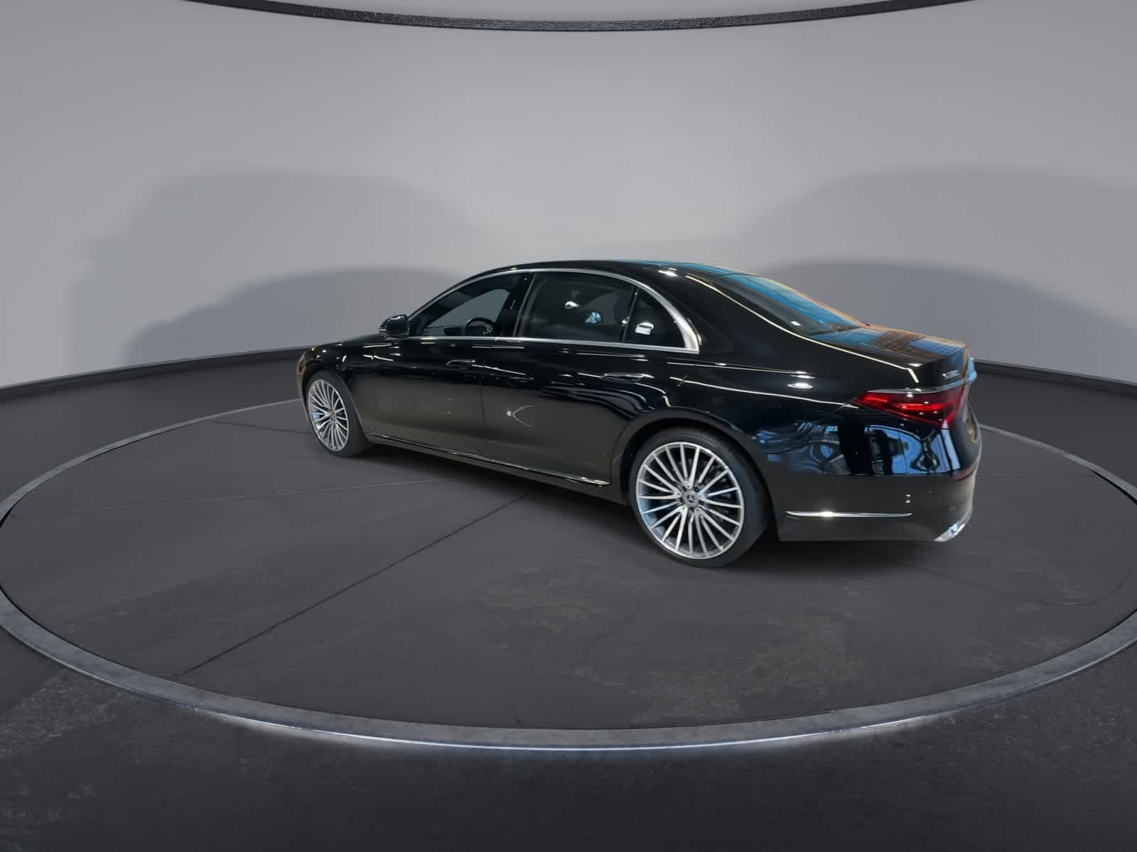 Thumbnail: 2022 Mercedes-Benz S-Class - 8