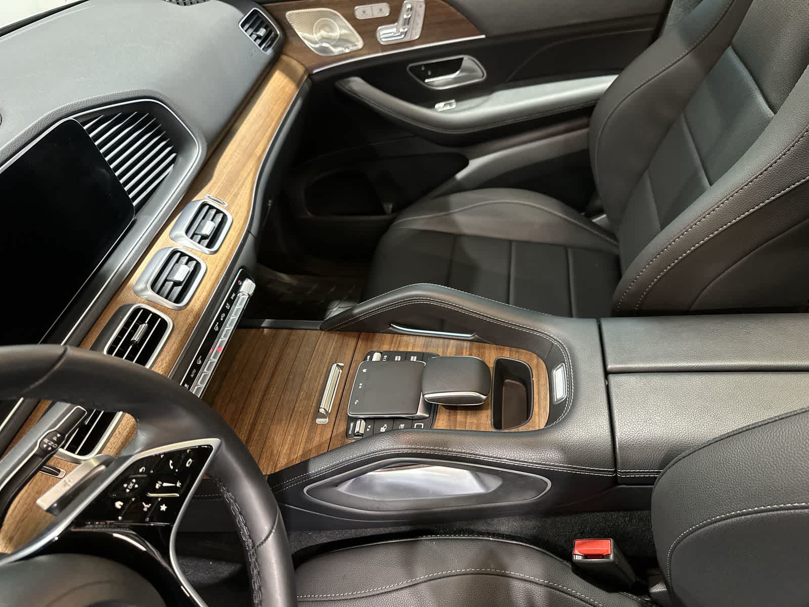 Thumbnail: 2025 Mercedes-Benz GLE - 28