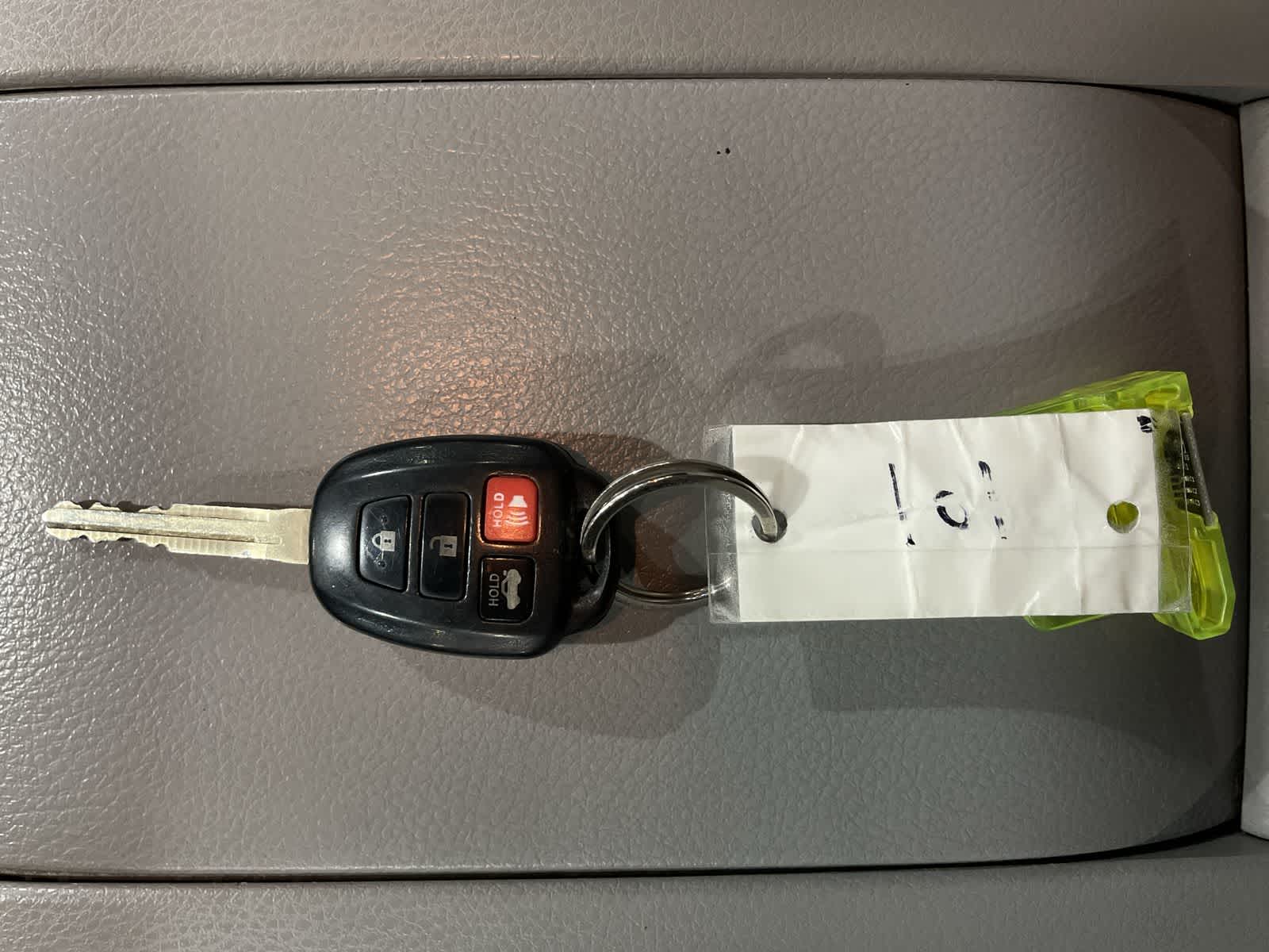 Thumbnail: 2017 Toyota Highlander - 32