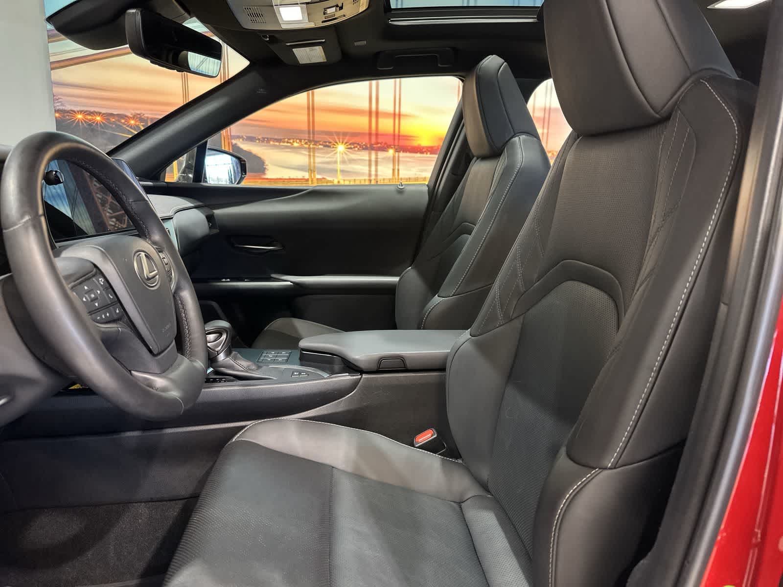 Thumbnail: 2023 Lexus UX - 14