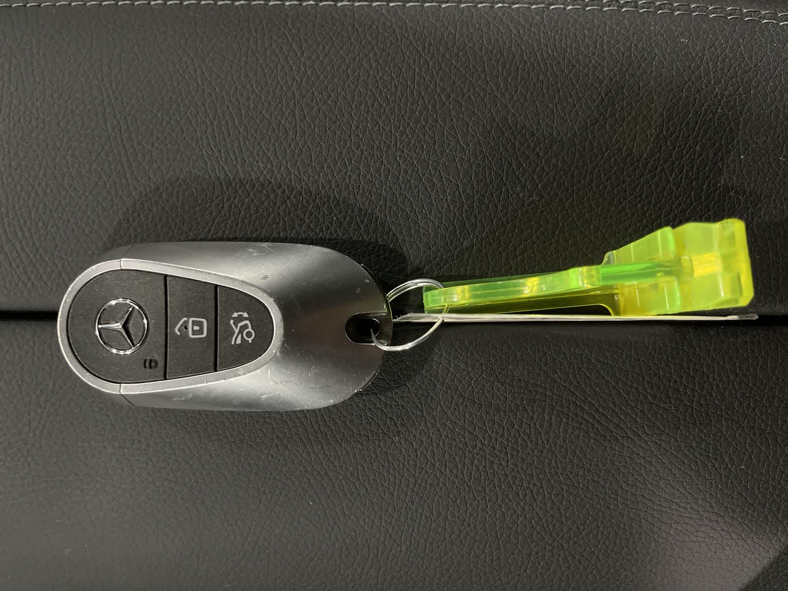 Thumbnail: 2025 Mercedes-Benz GLC - 32