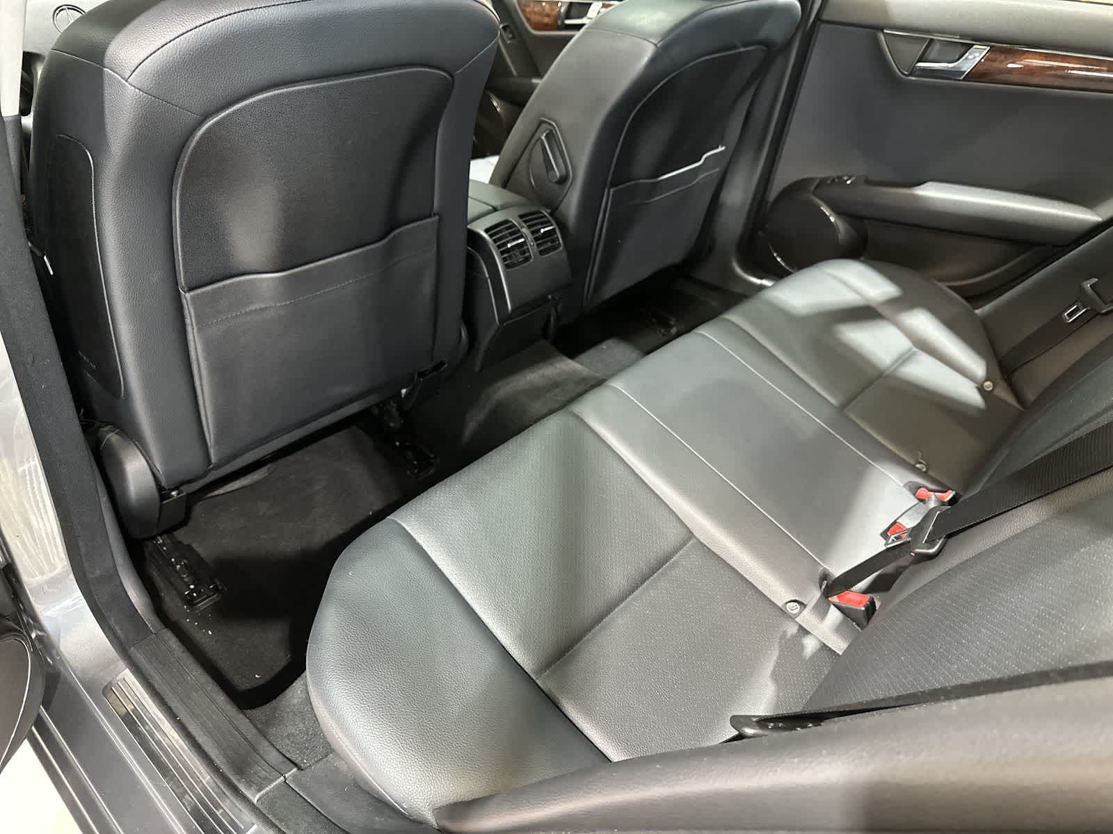Thumbnail: 2011 Mercedes-Benz C-Class - 24