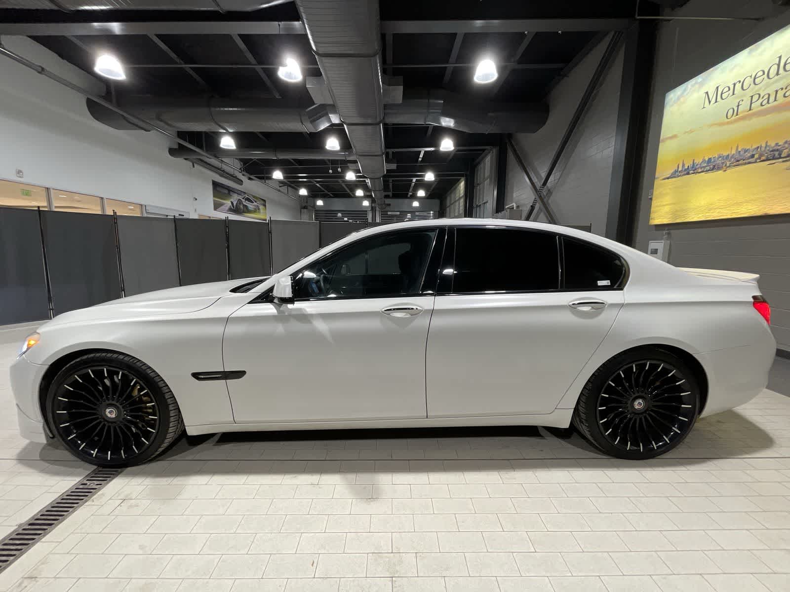 Thumbnail: 2011 BMW 7 Series - 15