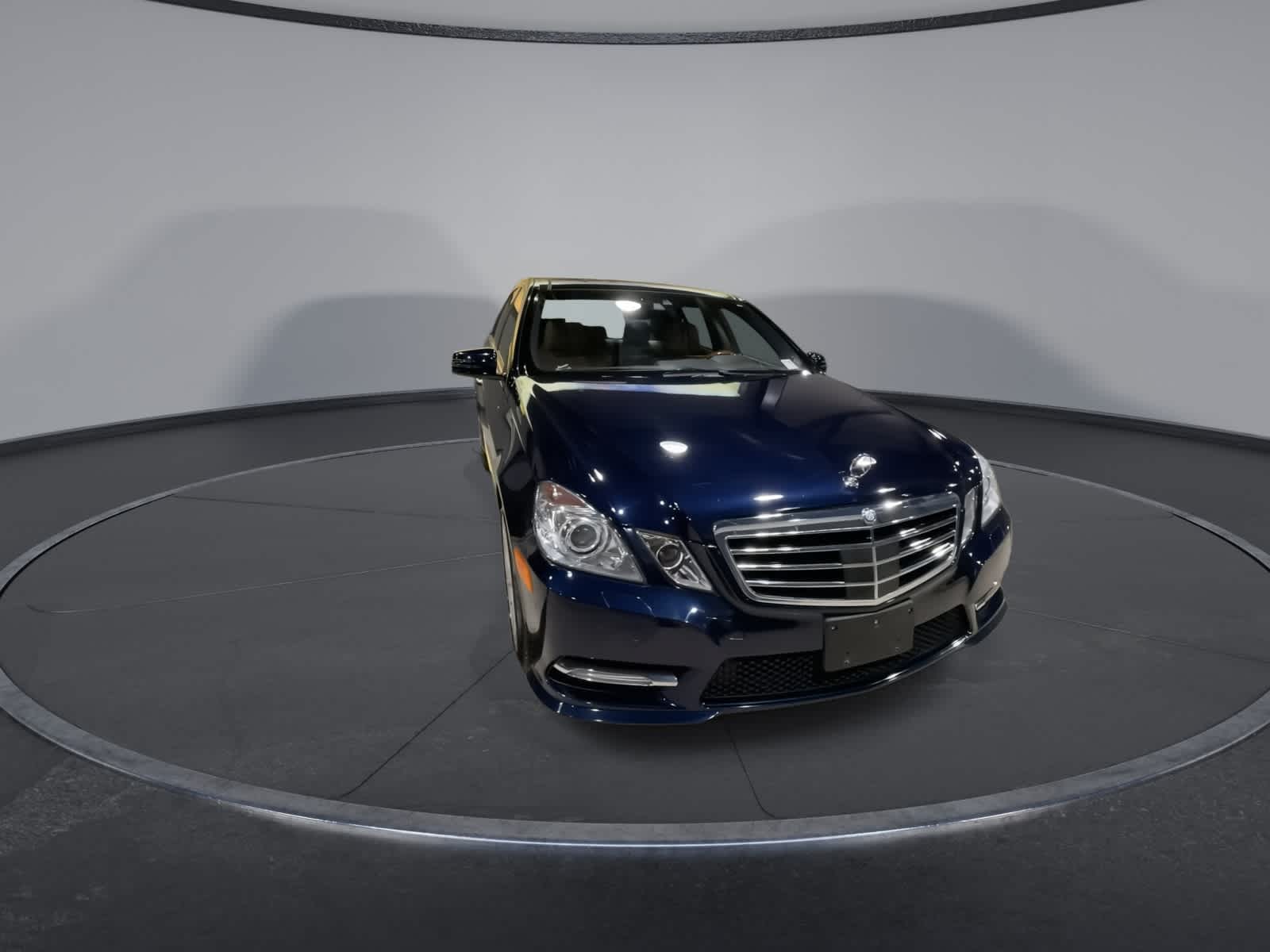 Thumbnail: 2013 Mercedes-Benz E-Class - 3