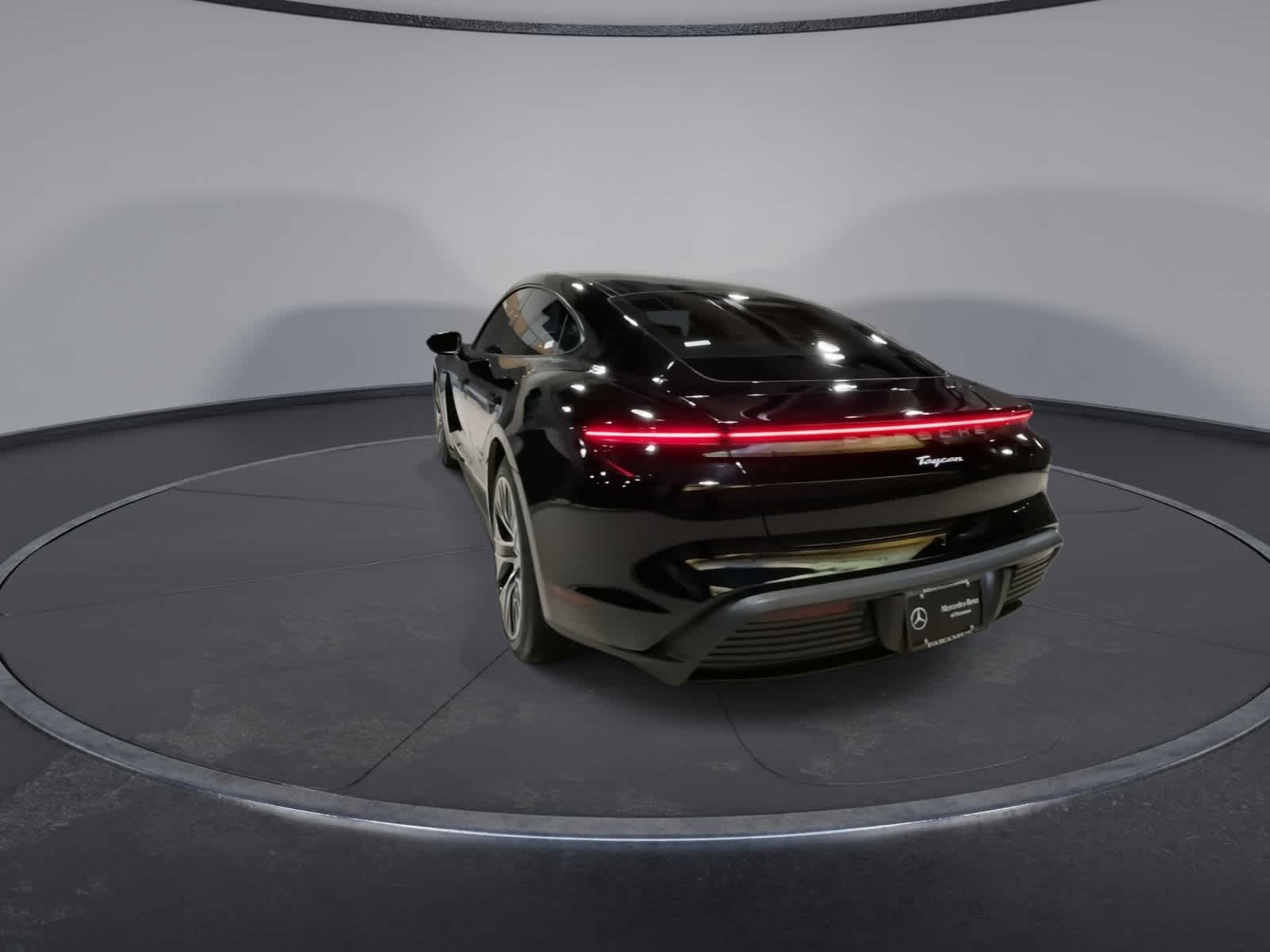 Thumbnail: 2023 Porsche Taycan - 9