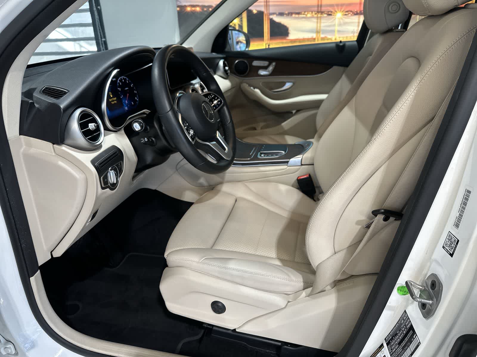 Thumbnail: 2022 Mercedes-Benz GLC - 14