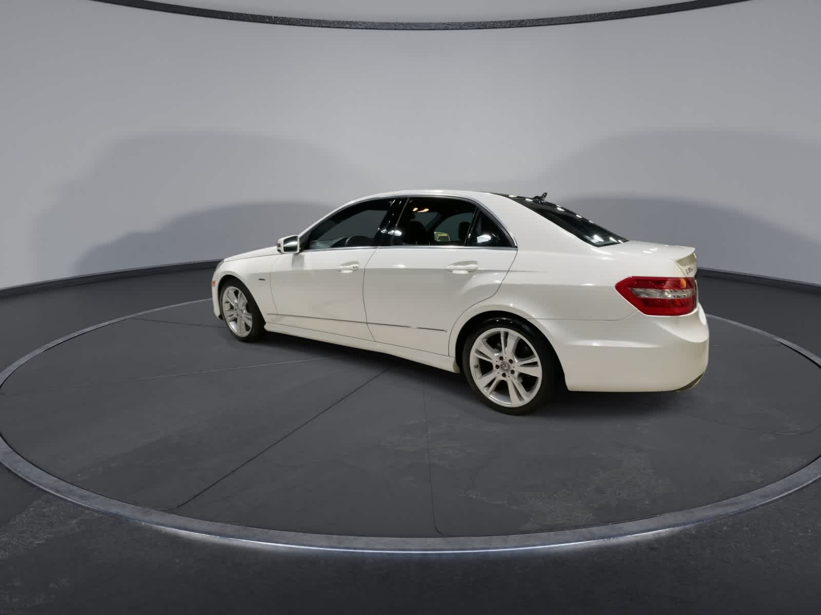 Thumbnail: 2012 Mercedes-Benz E-Class - 8