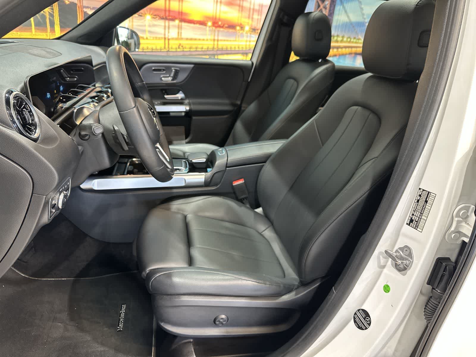 Thumbnail: 2020 Mercedes-Benz GLB - 23