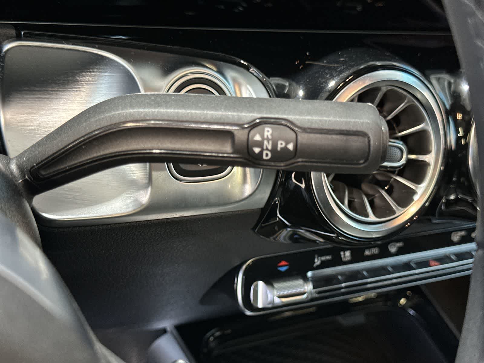 Thumbnail: 2025 Mercedes-Benz GLB - 17