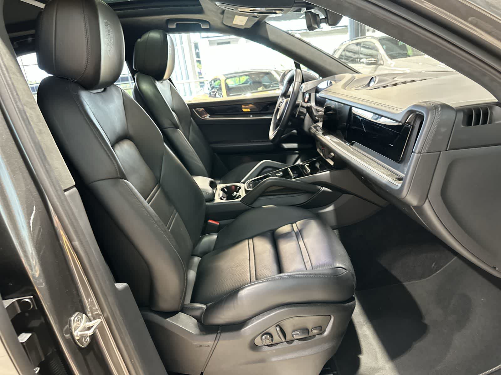 Thumbnail: 2024 Porsche Cayenne - 26