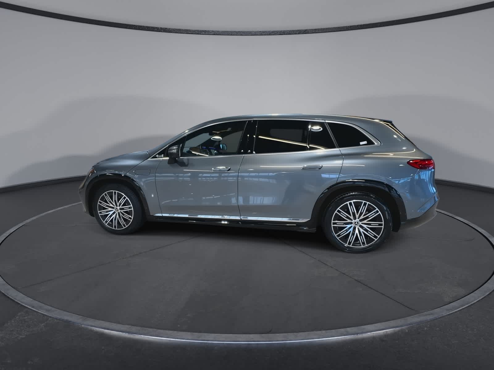 Thumbnail: 2023 Mercedes-Benz EQS - 8