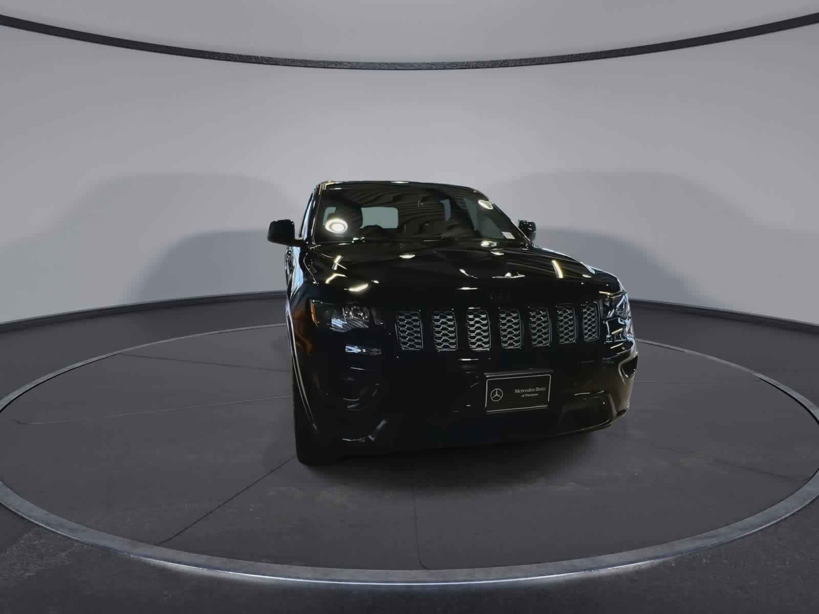 Thumbnail: 2020 Jeep Grand Cherokee - 3