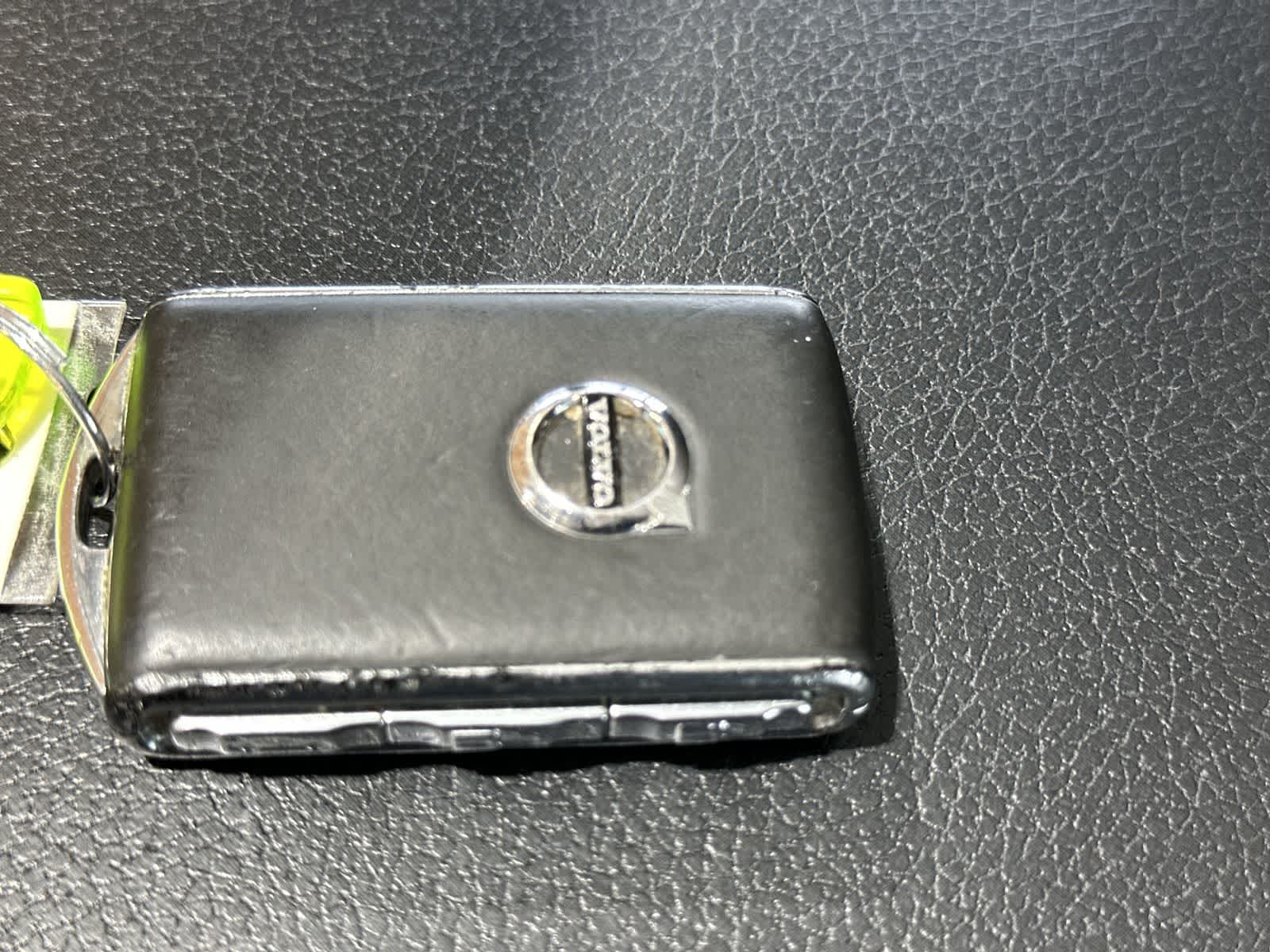 Thumbnail: 2020 Volvo XC40 - 32