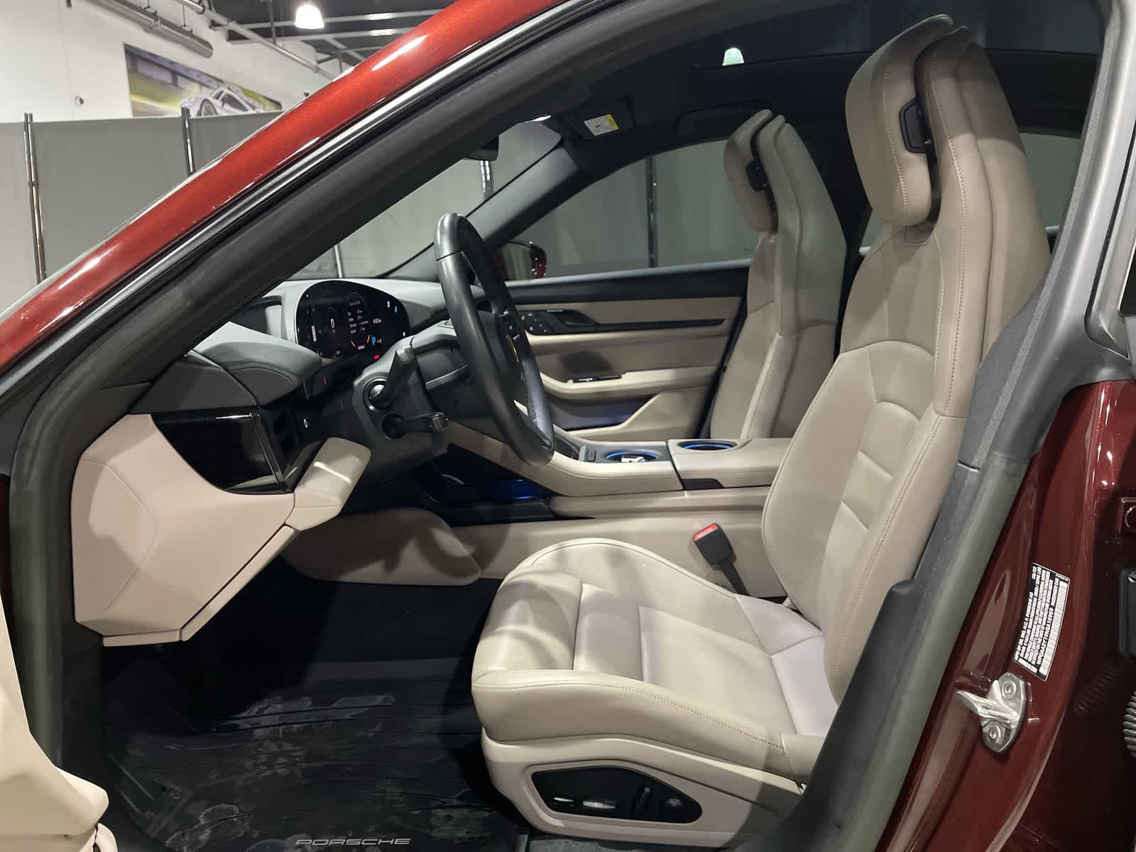 Thumbnail: 2022 Porsche Taycan - 14