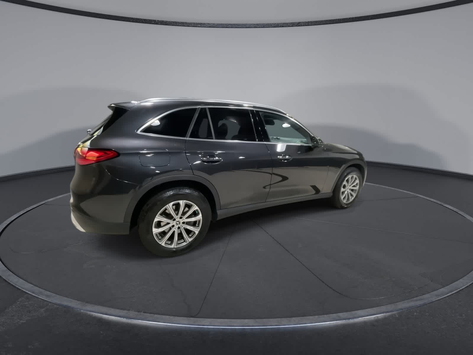 Thumbnail: 2025 Mercedes-Benz GLC - 12