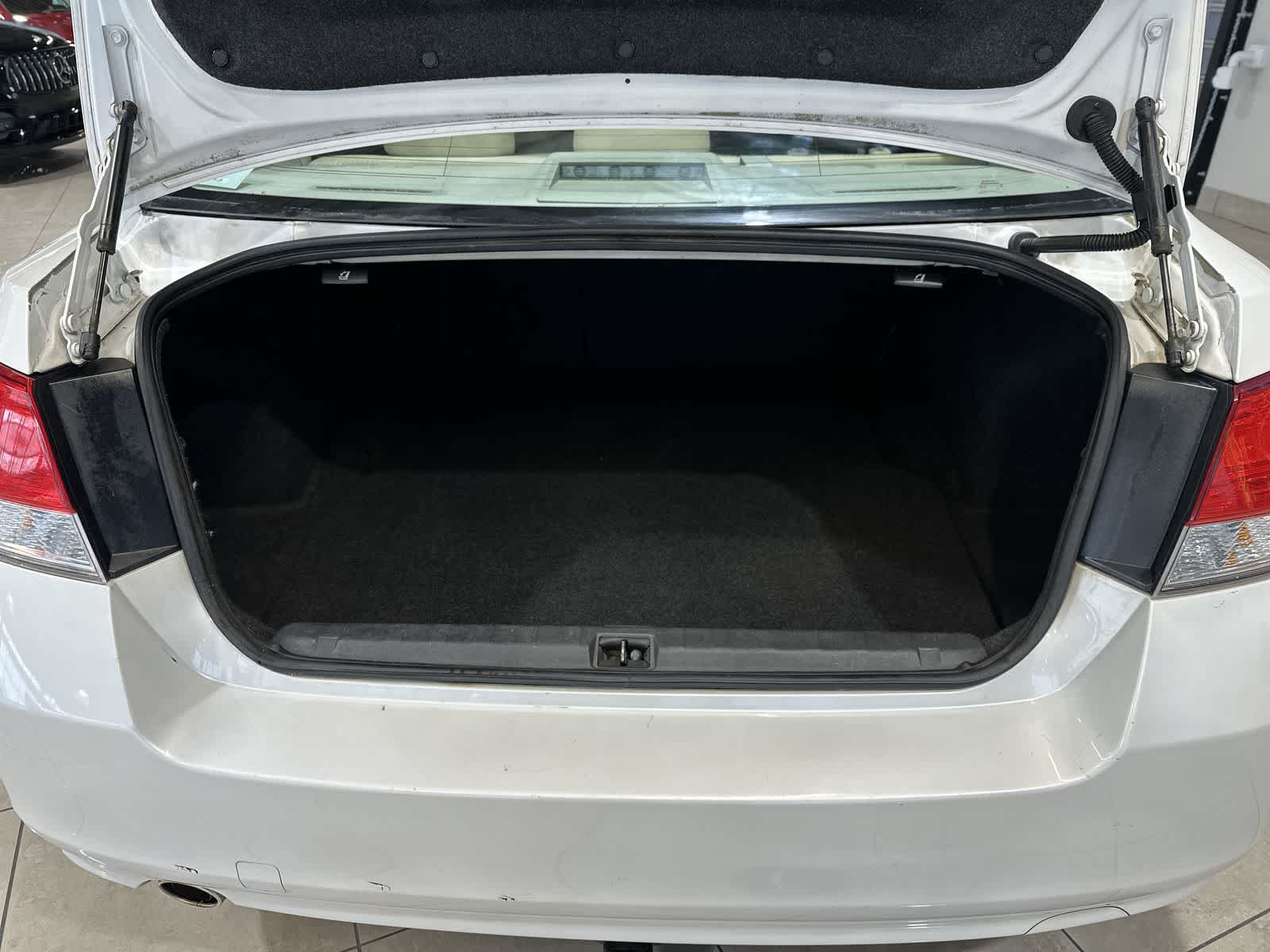 Thumbnail: 2012 Subaru Legacy - 31