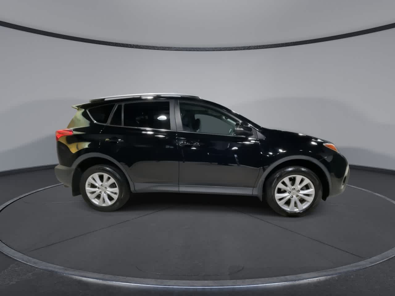 Thumbnail: 2015 Toyota RAV4 - 2