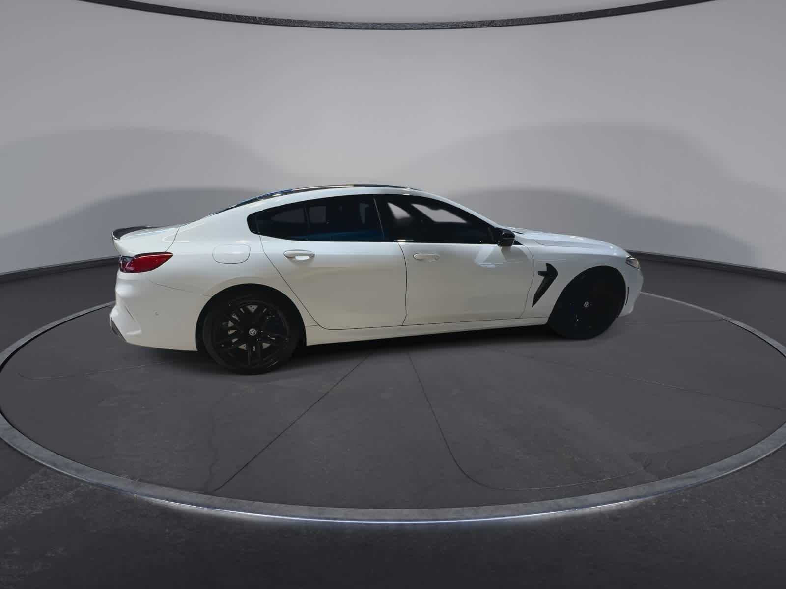 Thumbnail: 2020 BMW M8 - 12