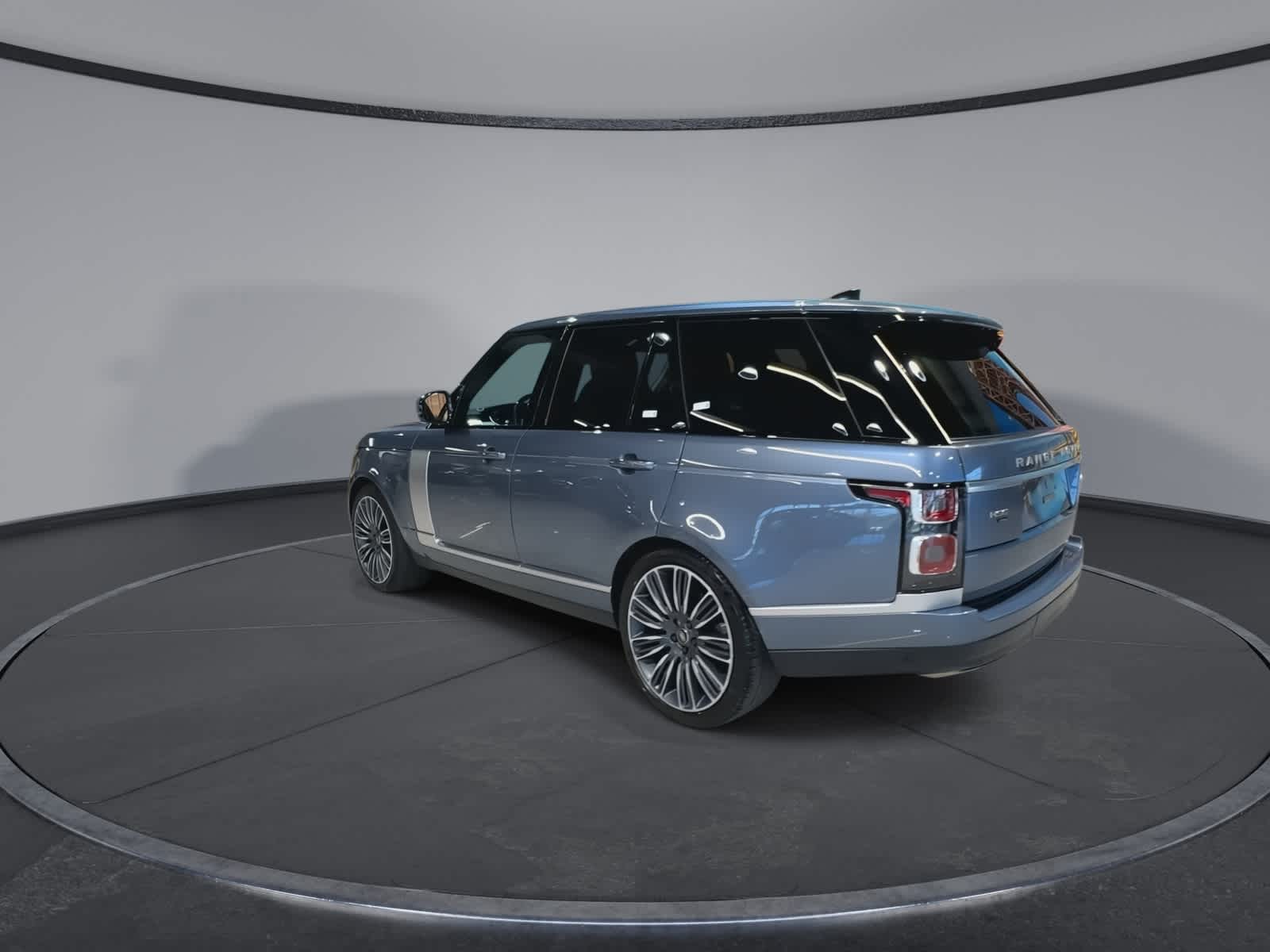 Thumbnail: 2021 Land Rover Range Rover - 8