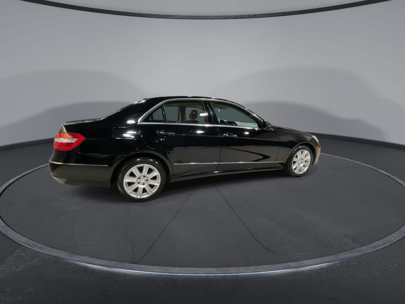 Thumbnail: 2013 Mercedes-Benz E-Class - 13