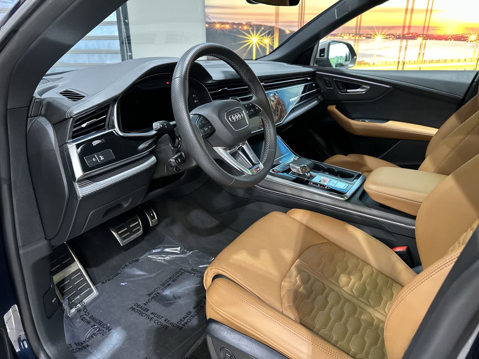 Thumbnail: 2025 Audi RS Q8 - 14
