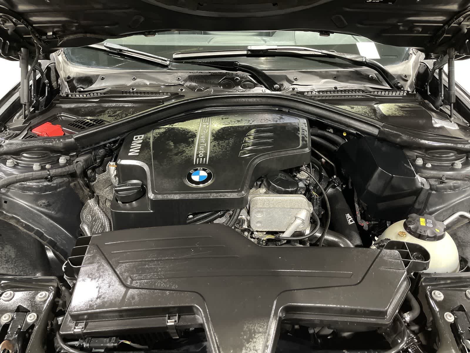 Thumbnail: 2016 BMW 3 Series - 21