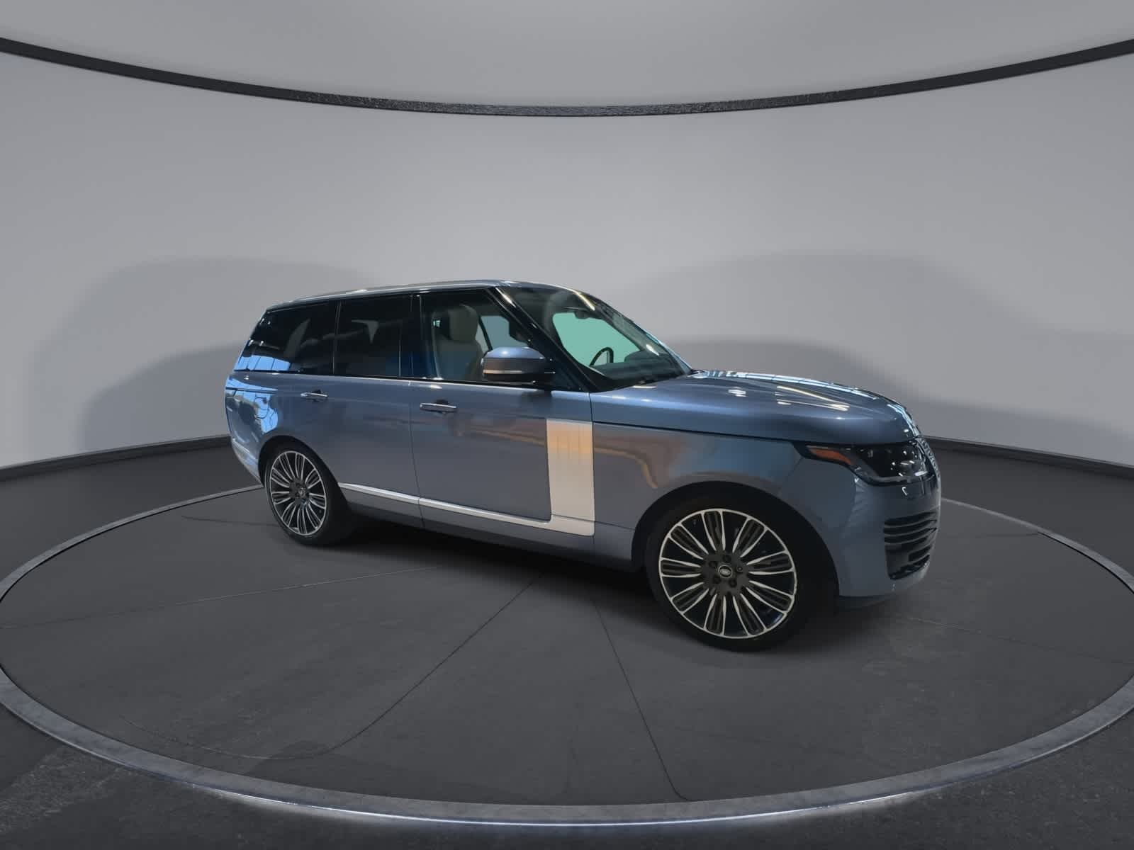 Thumbnail: 2021 Land Rover Range Rover - 13