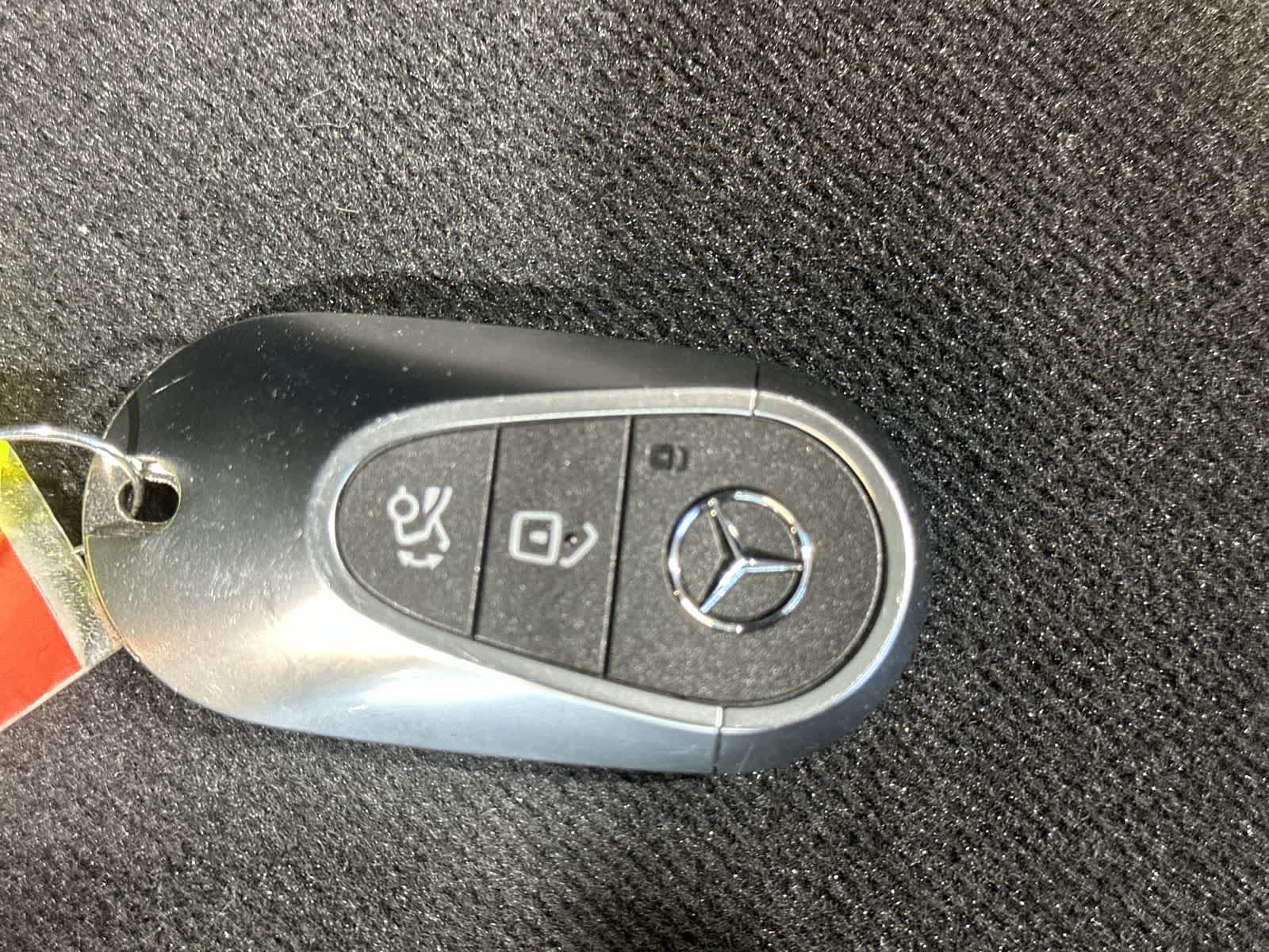 Thumbnail: 2025 Mercedes-Benz GLC - 32