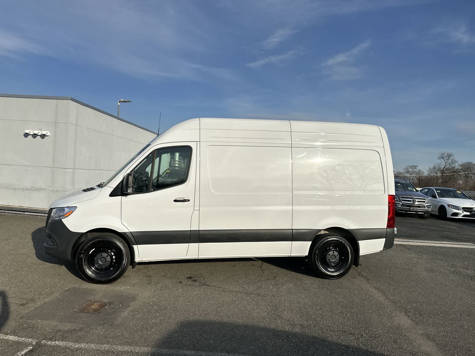 Thumbnail: 2025 Mercedes-Benz Sprinter - 15
