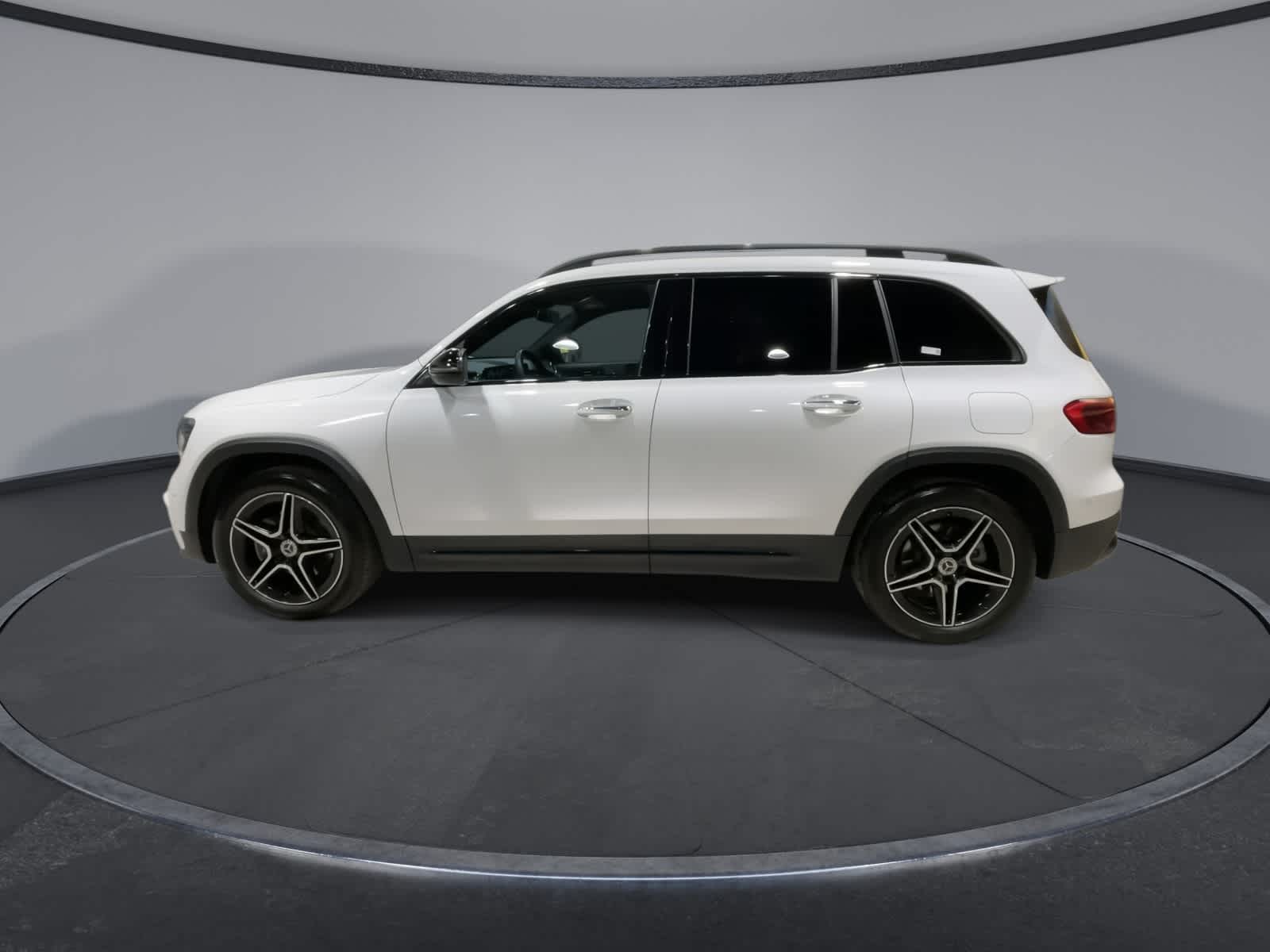 Thumbnail: 2025 Mercedes-Benz GLB - 7