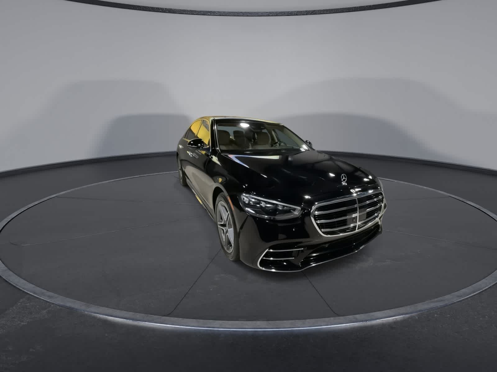 Thumbnail: 2022 Mercedes-Benz S-Class - 3