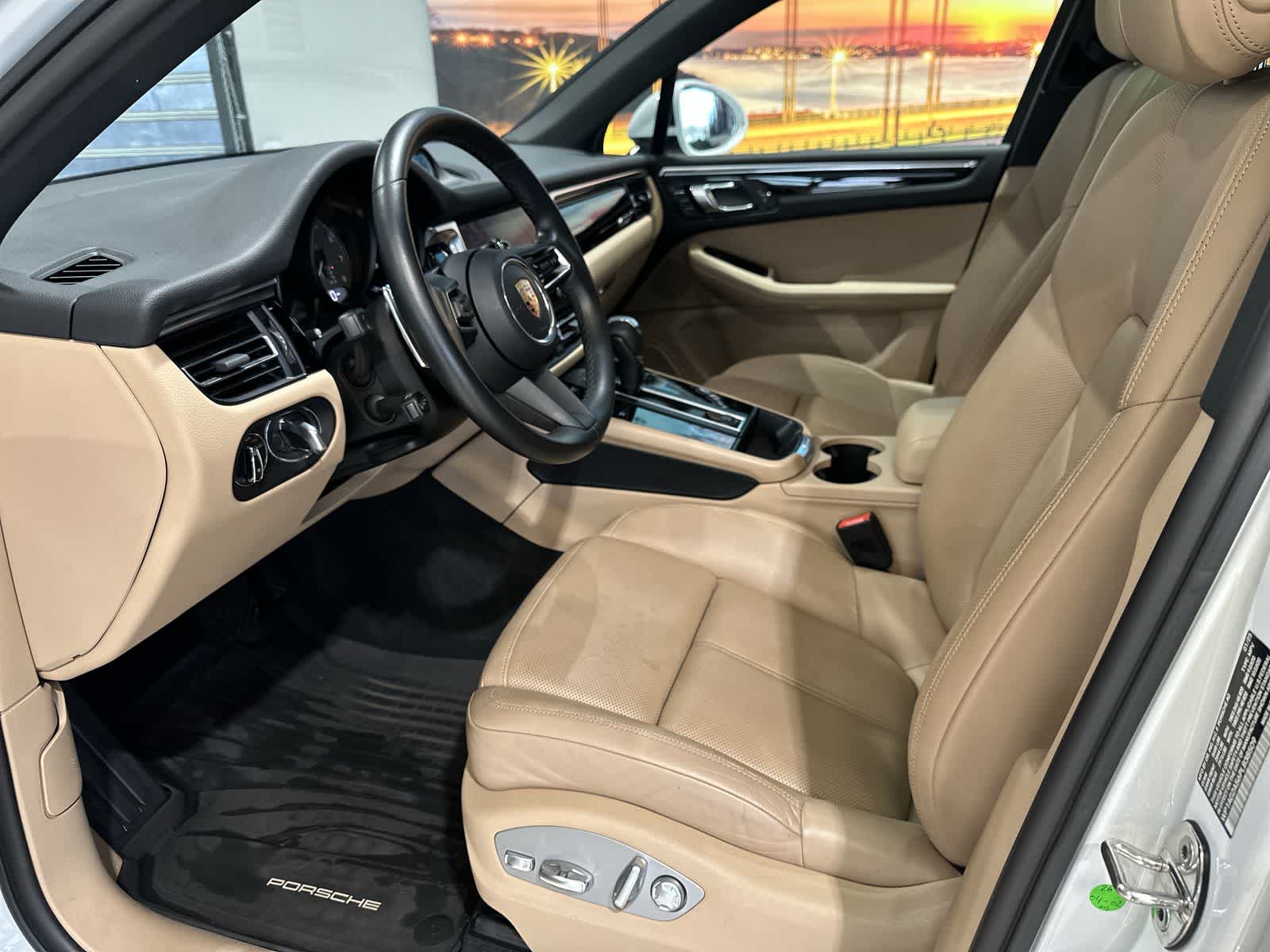 Thumbnail: 2023 Porsche Macan - 14