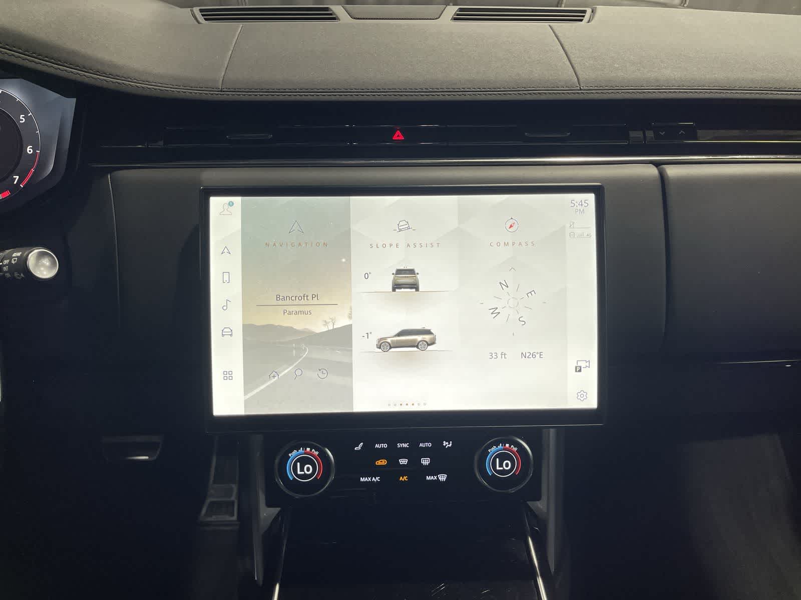 Thumbnail: 2023 Land Rover Range Rover - 28