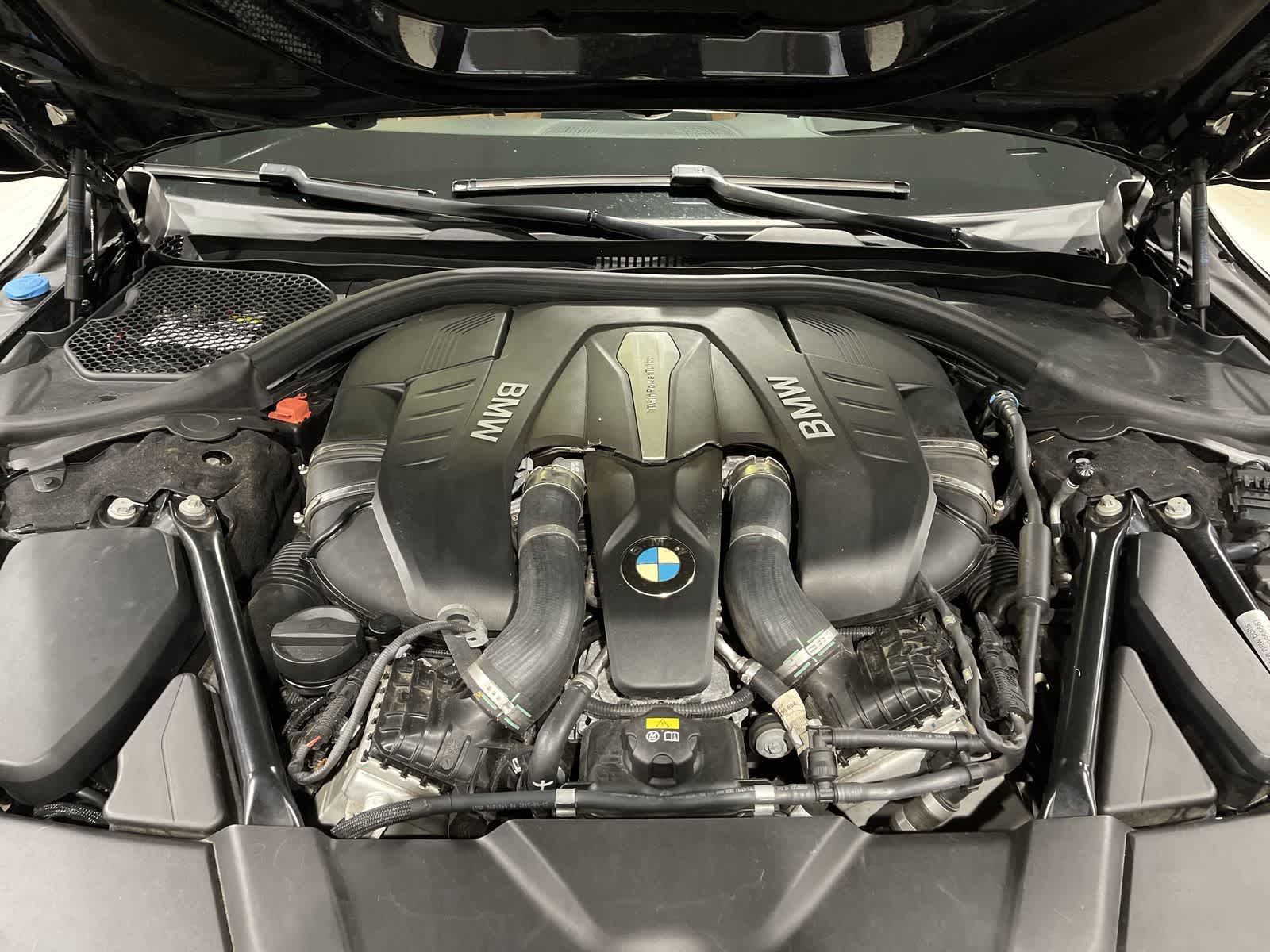 Thumbnail: 2016 BMW 7 Series - 21