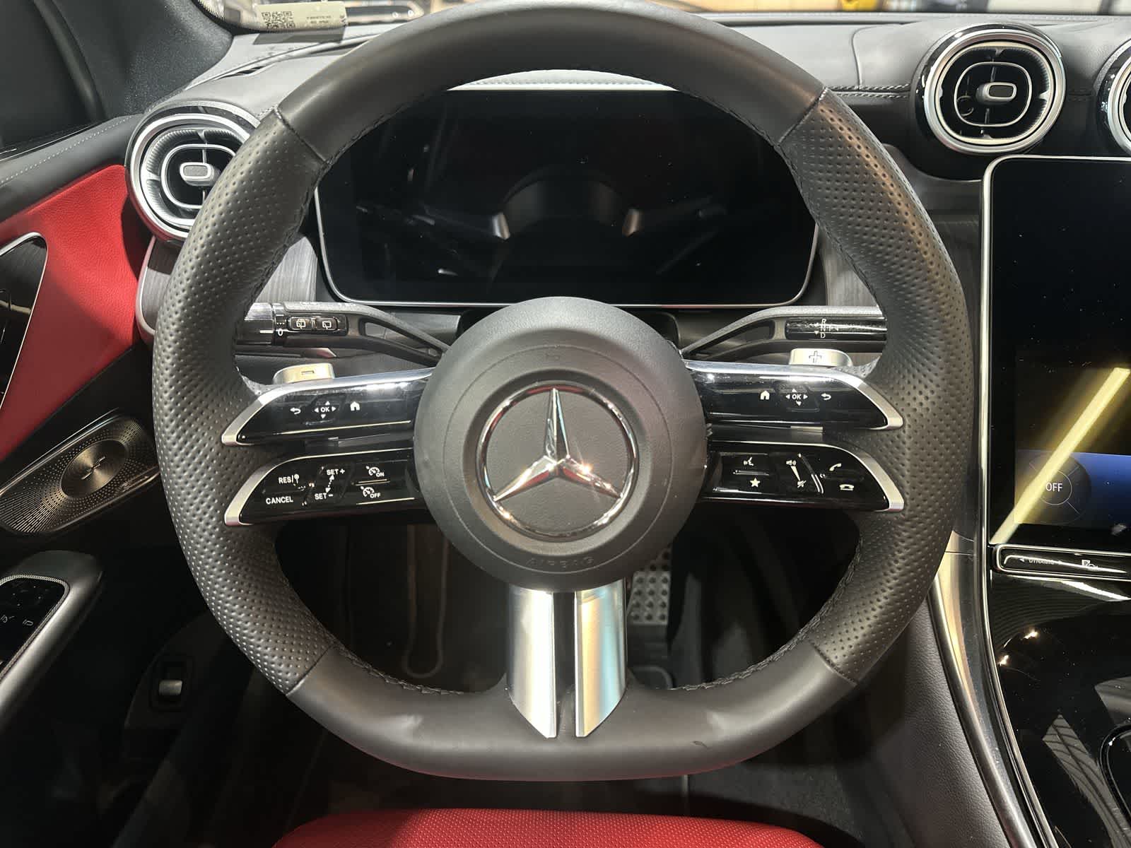 Thumbnail: 2025 Mercedes-Benz GLC - 27