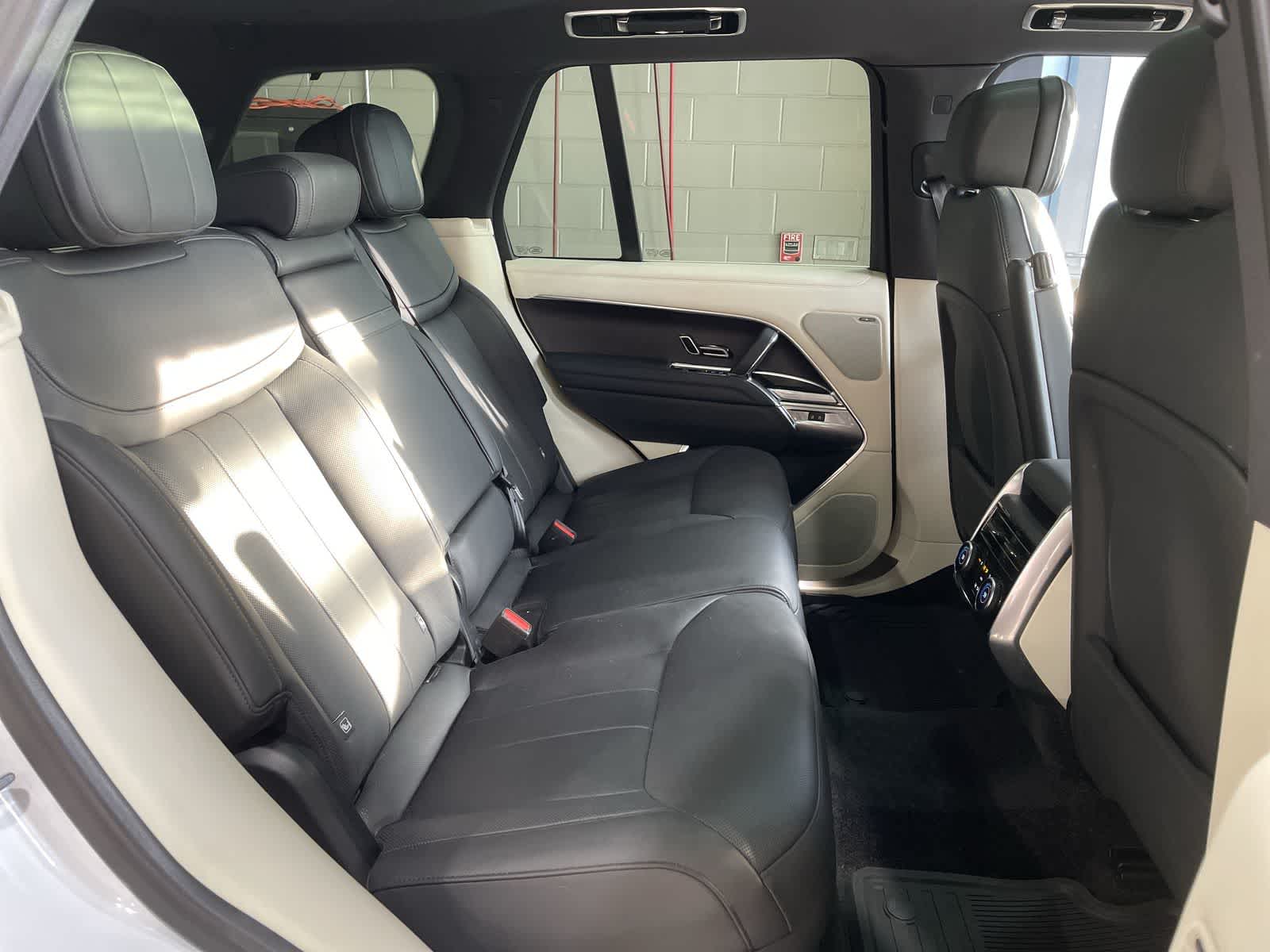 Thumbnail: 2023 Land Rover Range Rover - 25