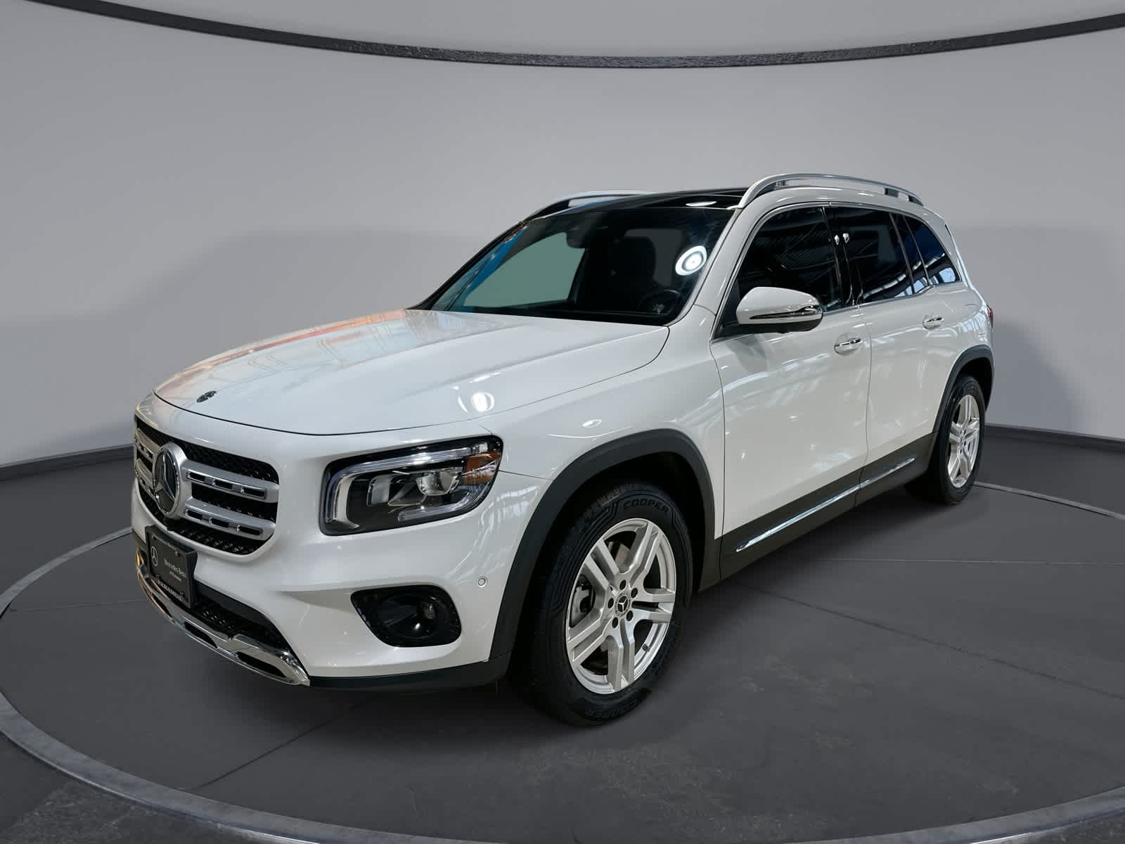 Thumbnail: 2020 Mercedes-Benz GLB - 1