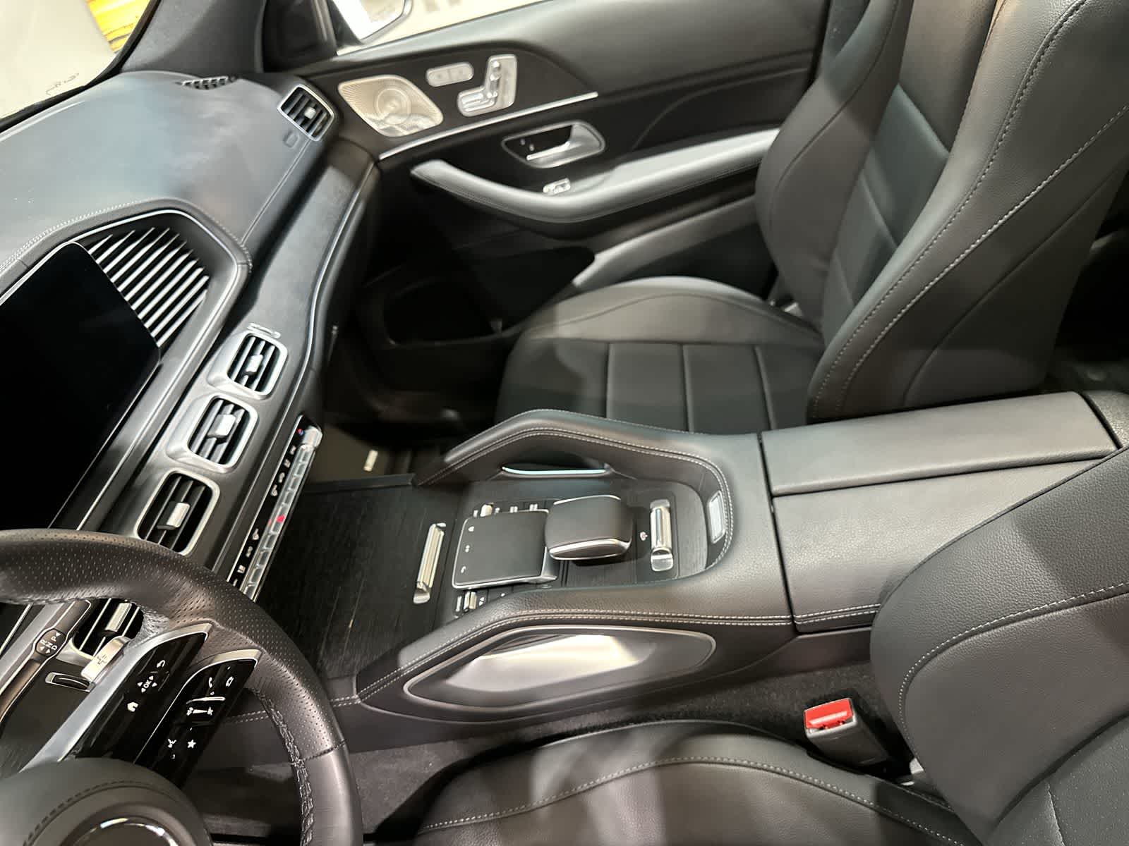 Thumbnail: 2025 Mercedes-Benz GLS - 28