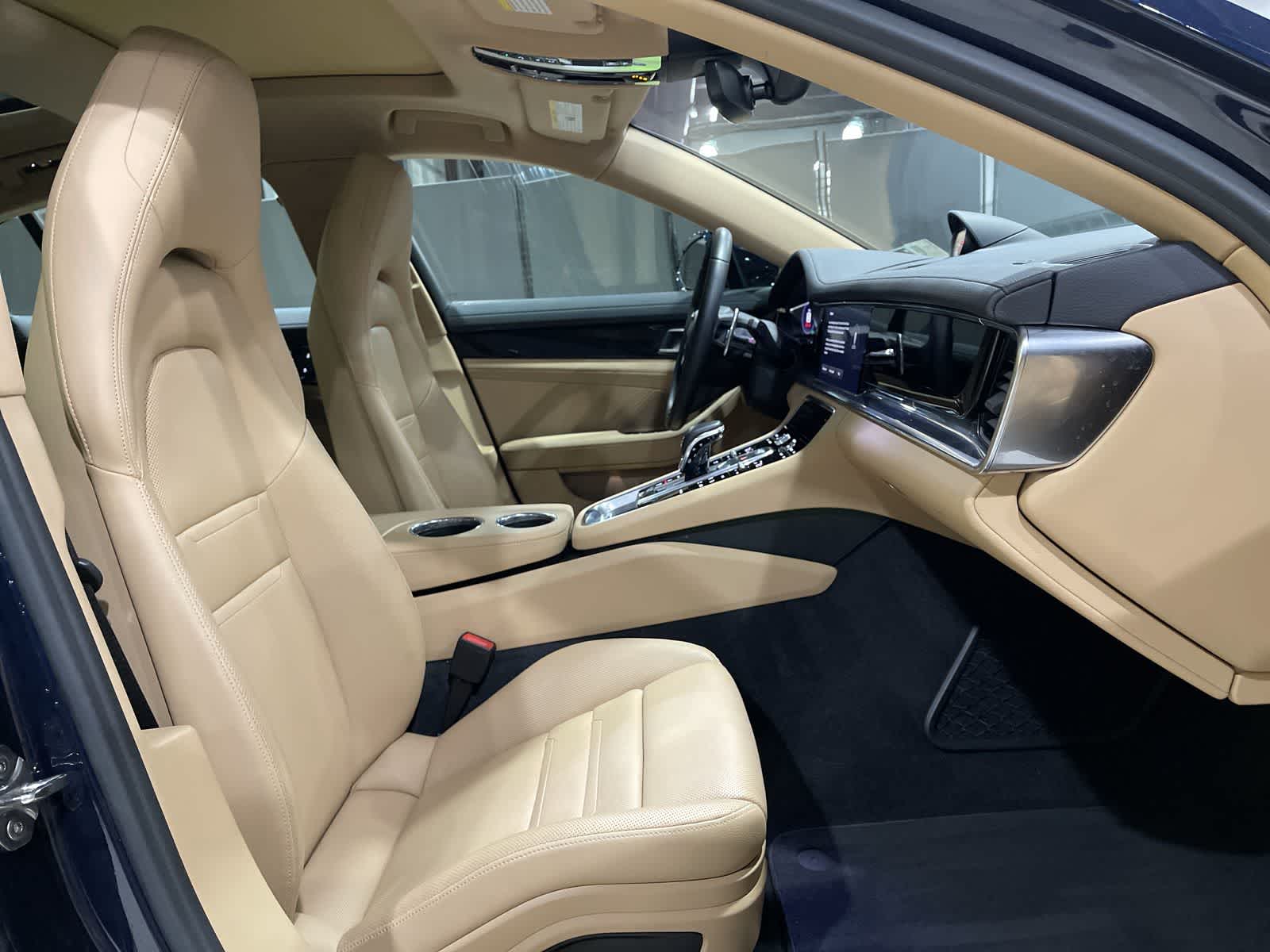 Thumbnail: 2022 Porsche Panamera - 26