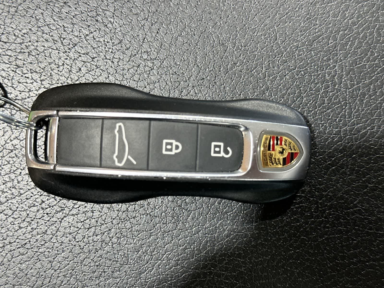 Thumbnail: 2023 Porsche Panamera - 32
