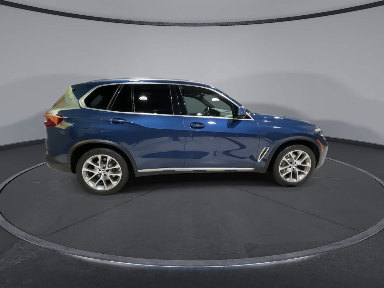 Thumbnail: 2023 BMW X5 - 13